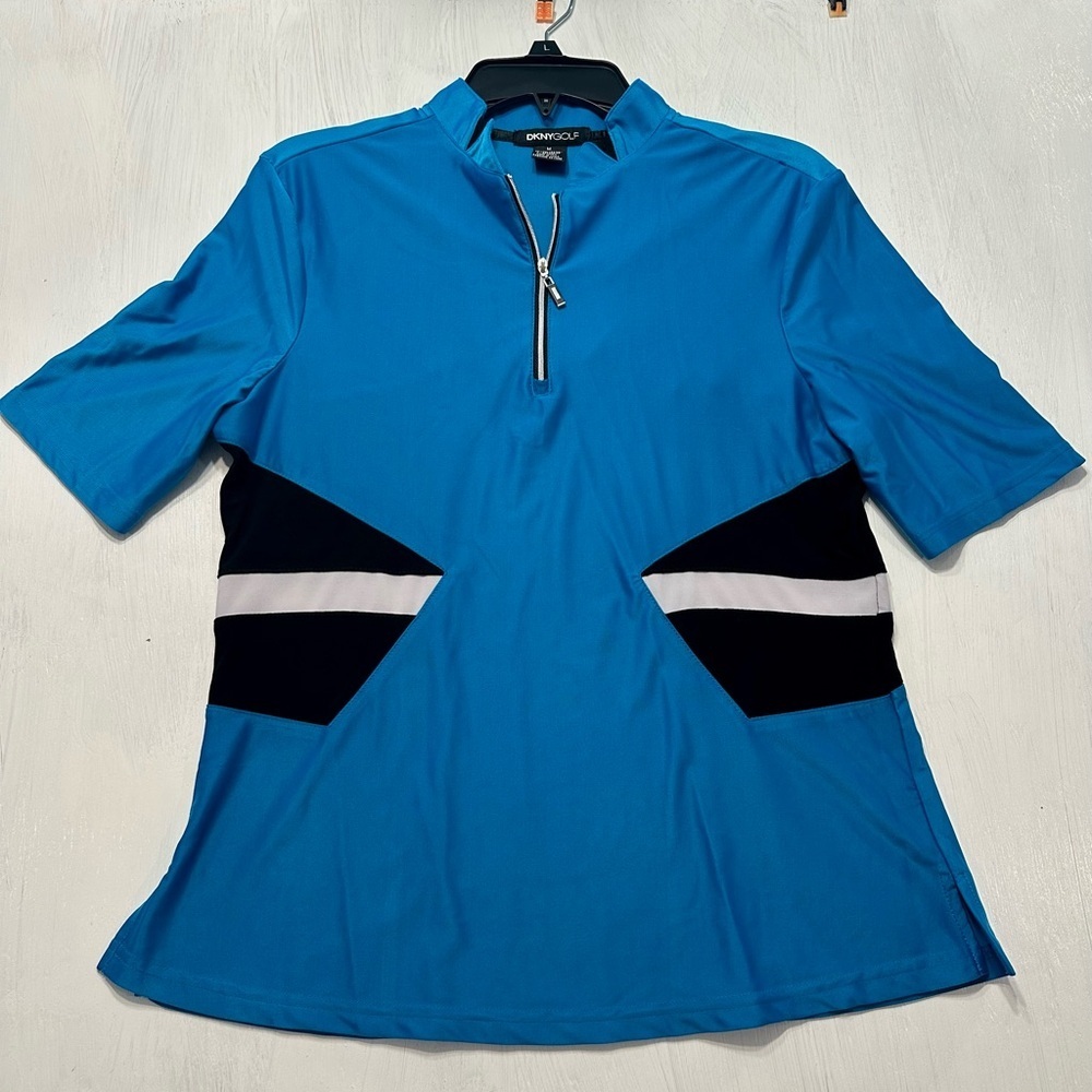 DKNY Golf Women’s Blue Short Sleeve Zip Polo Shirt Size M Athletic Stretch